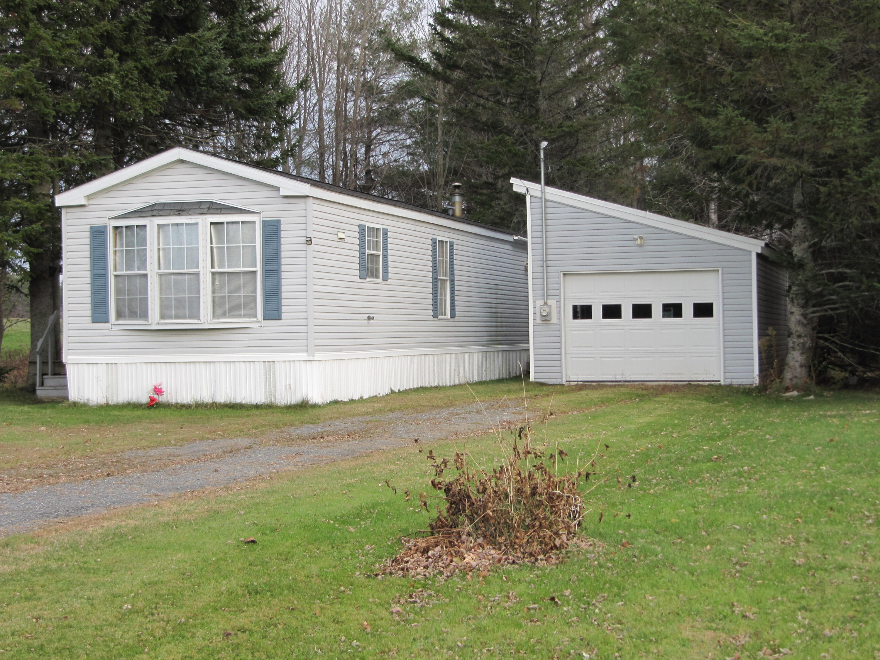 173 River Road Benton ME 04901