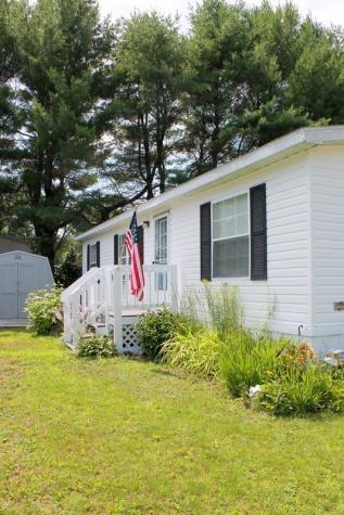 11 Harvest Lane Lewiston ME 04240