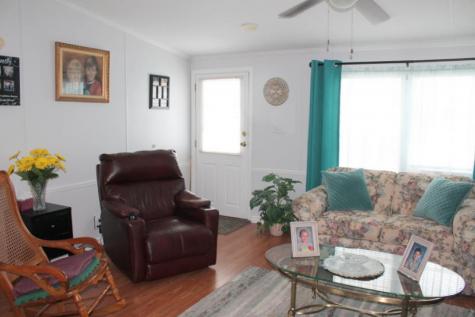 11 Harvest Lane Lewiston ME 04240