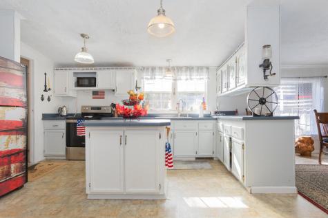 325 Us Route 2 W Wilton ME 04294