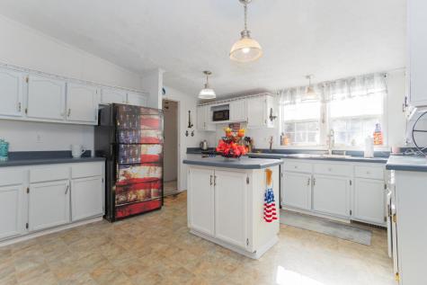 325 Us Route 2 W Wilton ME 04294