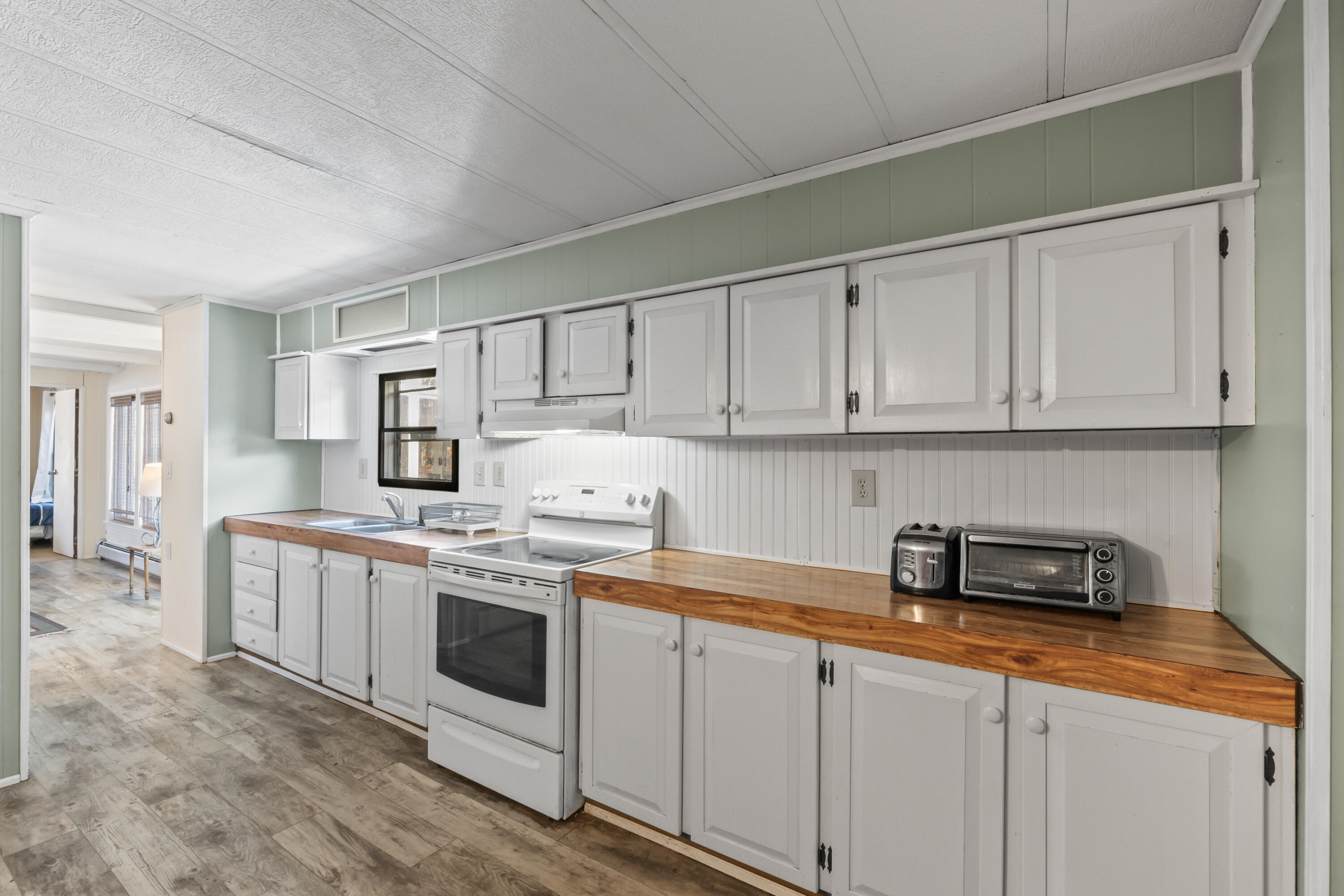 1106 Us Route 1 York ME 03909