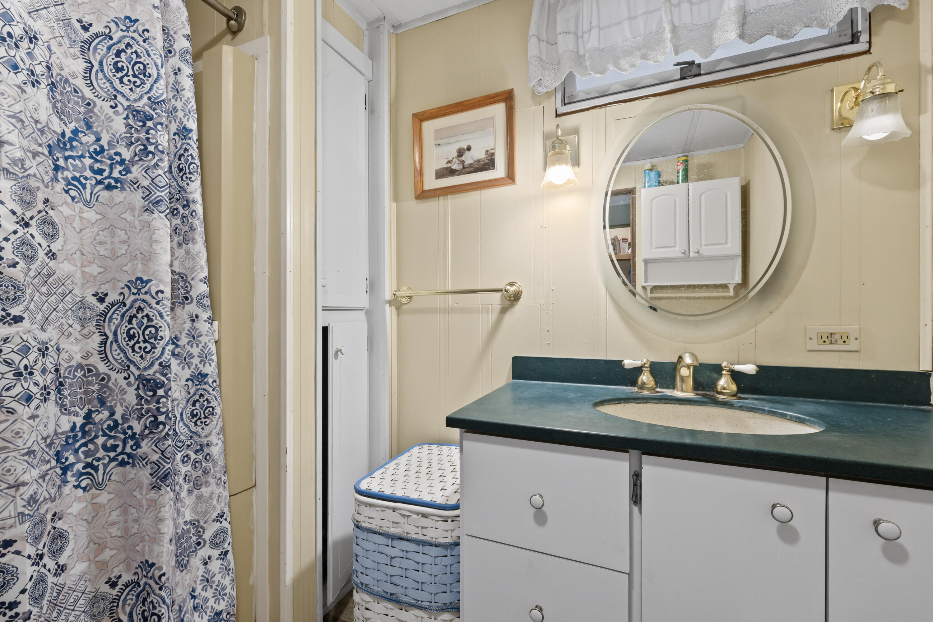 1106 Us Route 1 York ME 03909