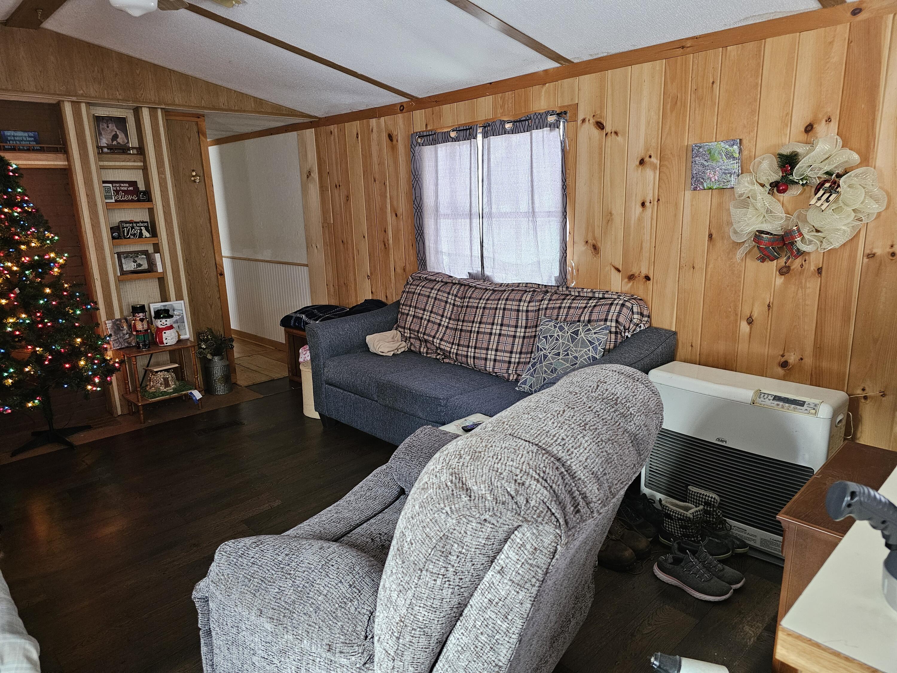 777 Pleasant Street Blue Hill ME 04614