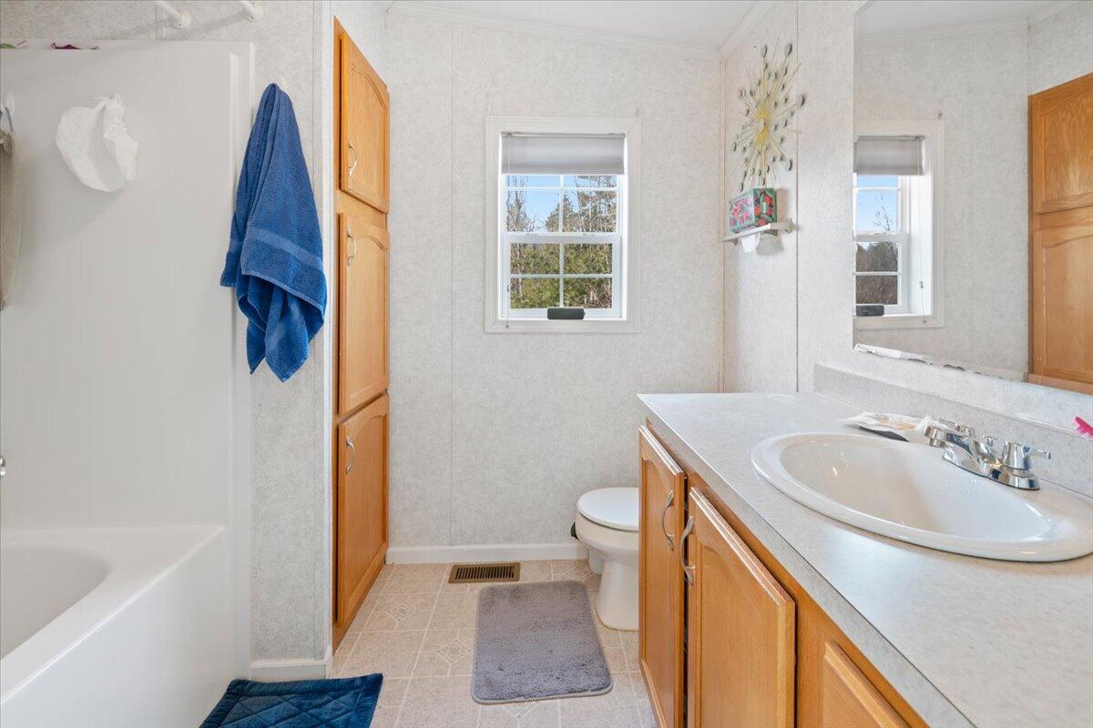 14 Fox Run Drive Lewiston ME 04240