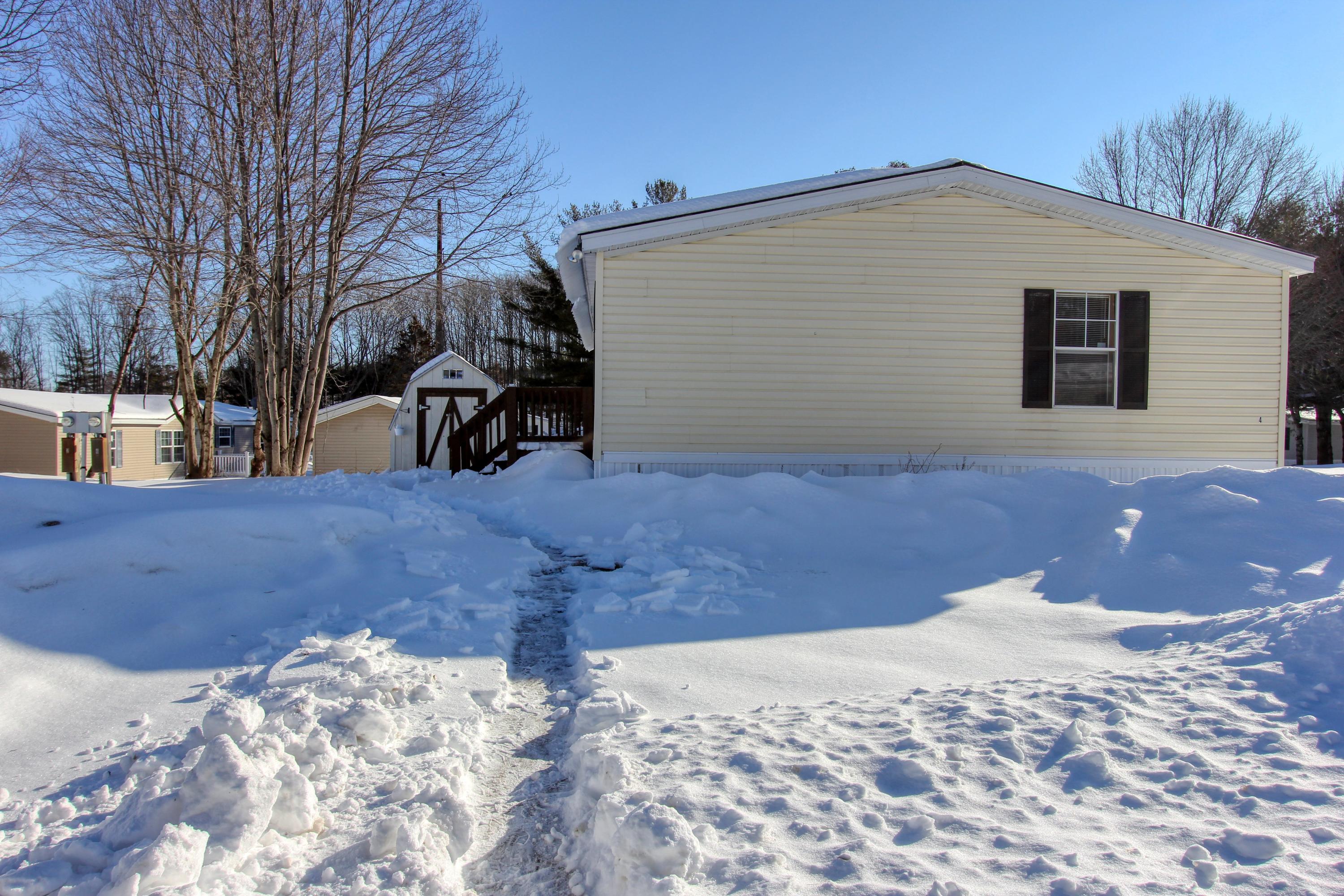 4 Circle Drive Lewiston ME 04240