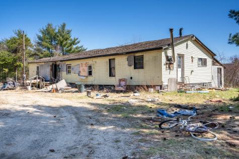 25 Kiley Avenue Oxford ME 04270