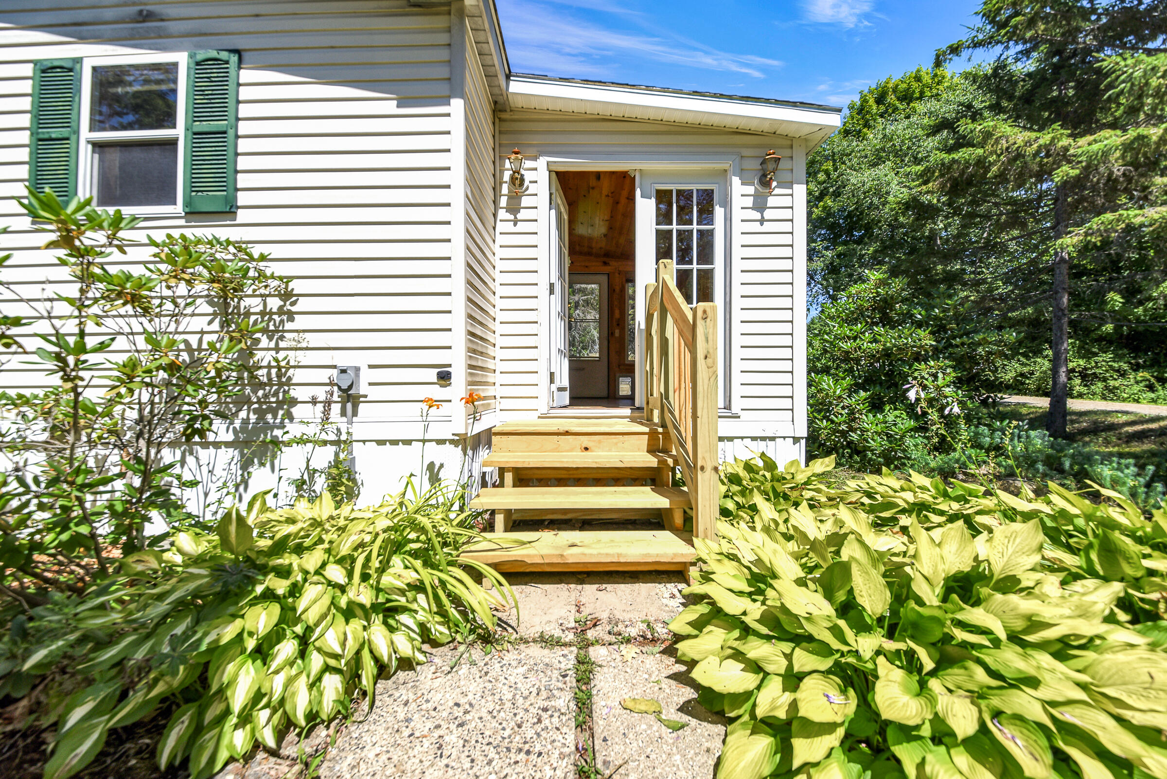 94 Whitefield Road Pittston ME 04345