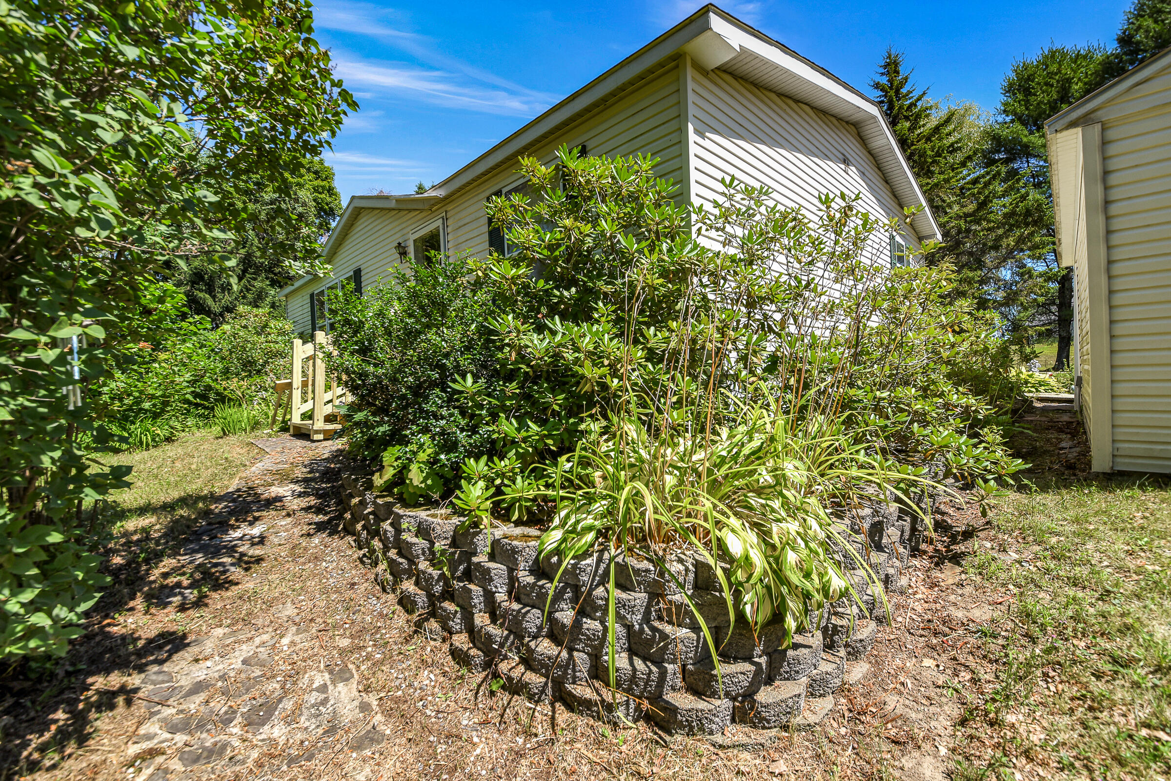94 Whitefield Road Pittston ME 04345