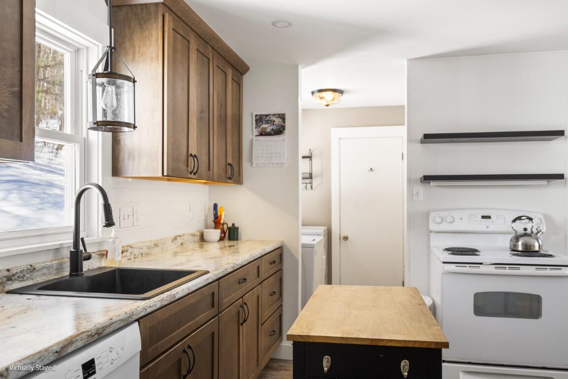 934 Wiscasset Road Boothbay ME 04537