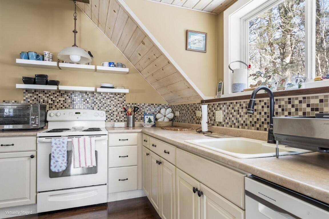 934 Wiscasset Road Boothbay ME 04537