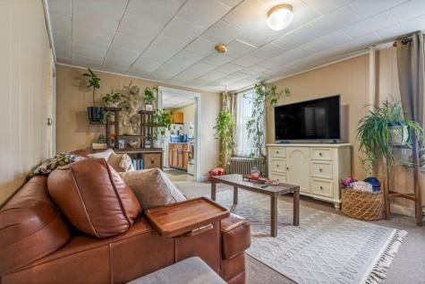 24 Dyer Street Saco ME 04072