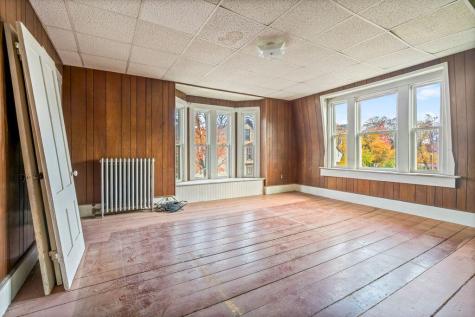 24 Dyer Street Saco ME 04072