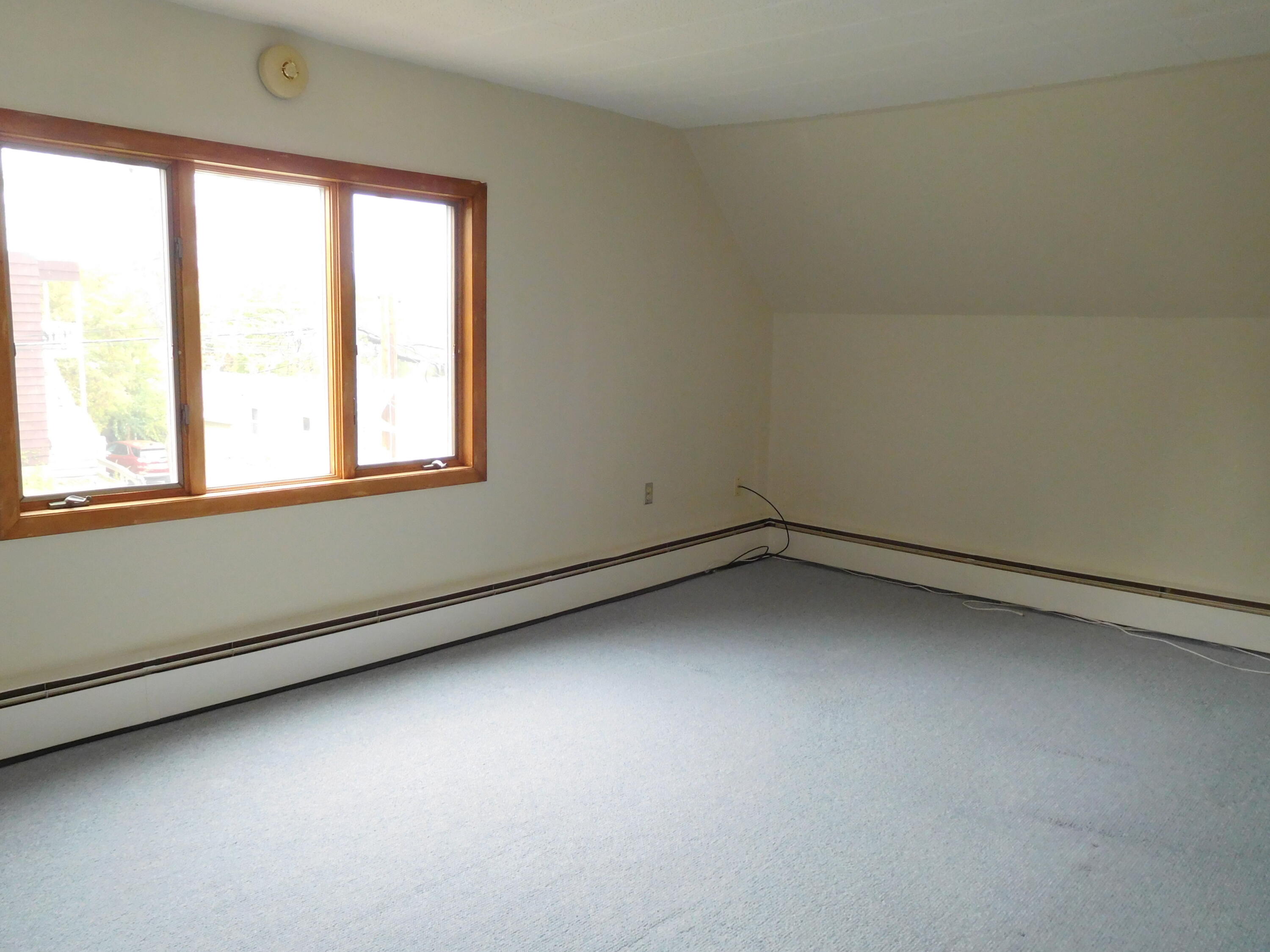 12 Burbank Street Lewiston ME 04240