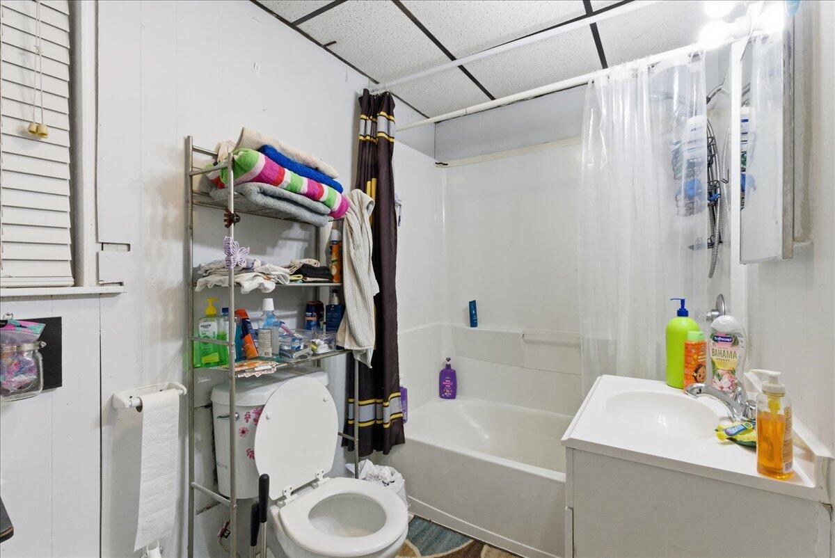 942 Lisbon Street Lewiston ME 04240