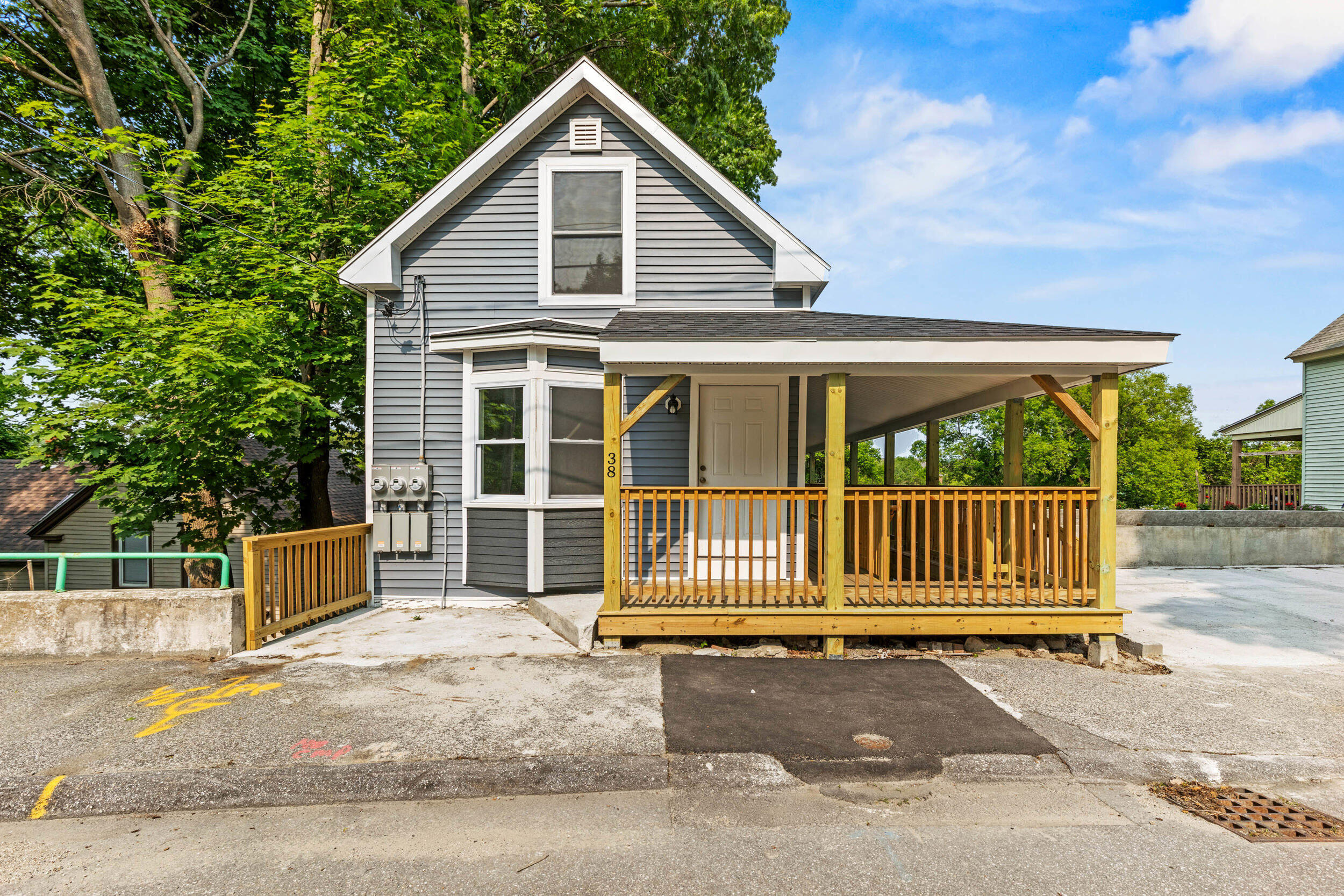 38 Newbury Street Auburn ME 04210