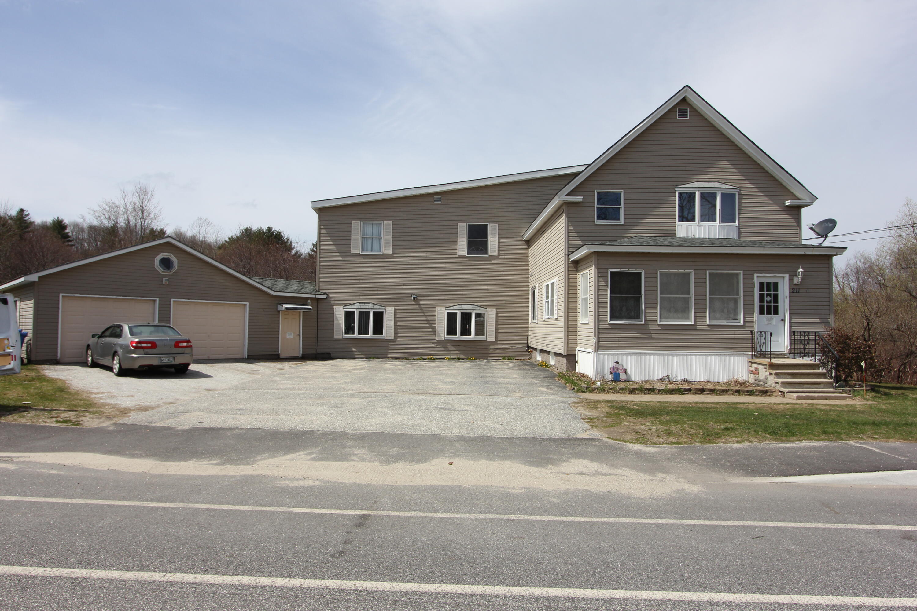 211 Poland Road Auburn ME 04210