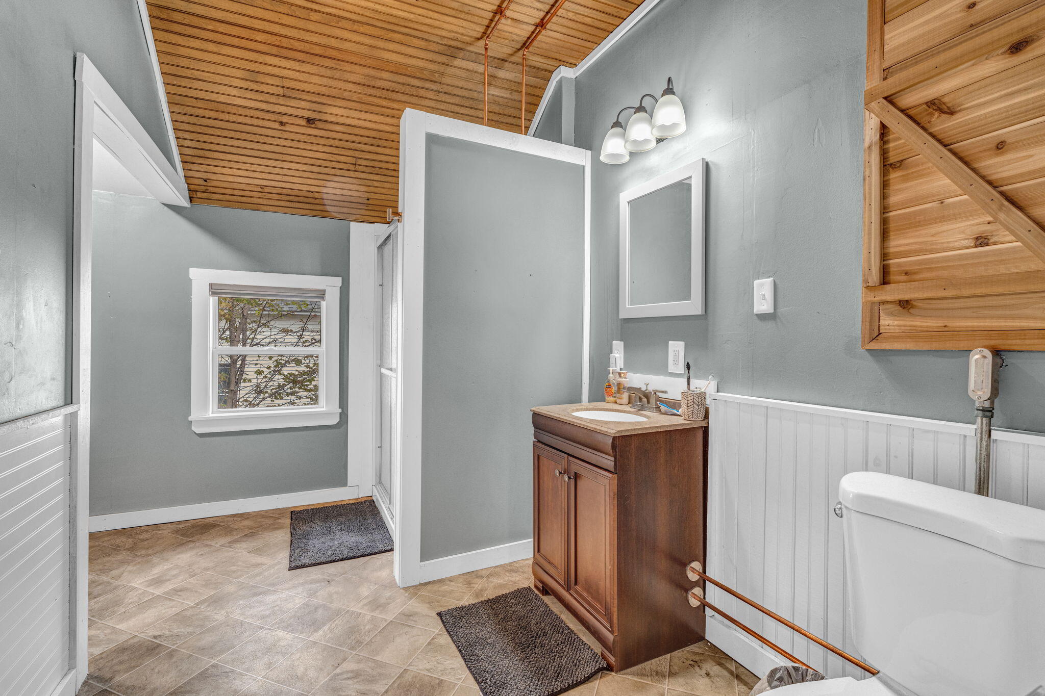 76 Lee Road Lincoln ME 04457