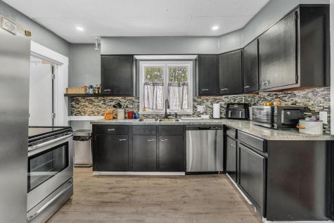 76 Lee Road Lincoln ME 04457
