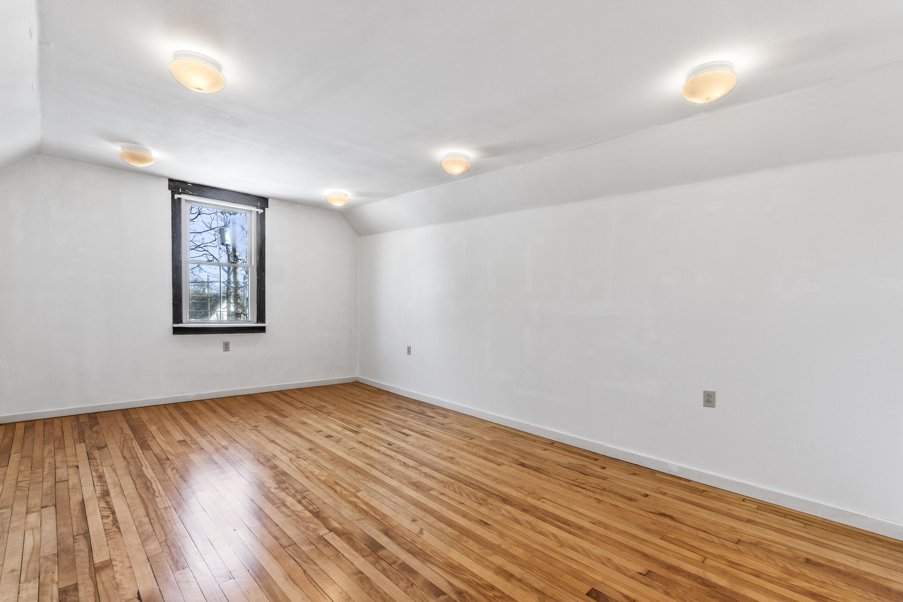 38 Main Street Topsham ME 04086