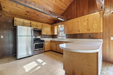 39 Sebago Road Raymond ME 04071