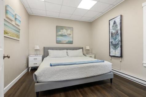 43 Oak Street Boothbay Harbor ME 04538