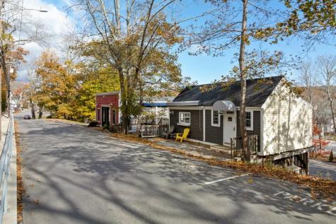 43 Oak Street Boothbay Harbor ME 04538