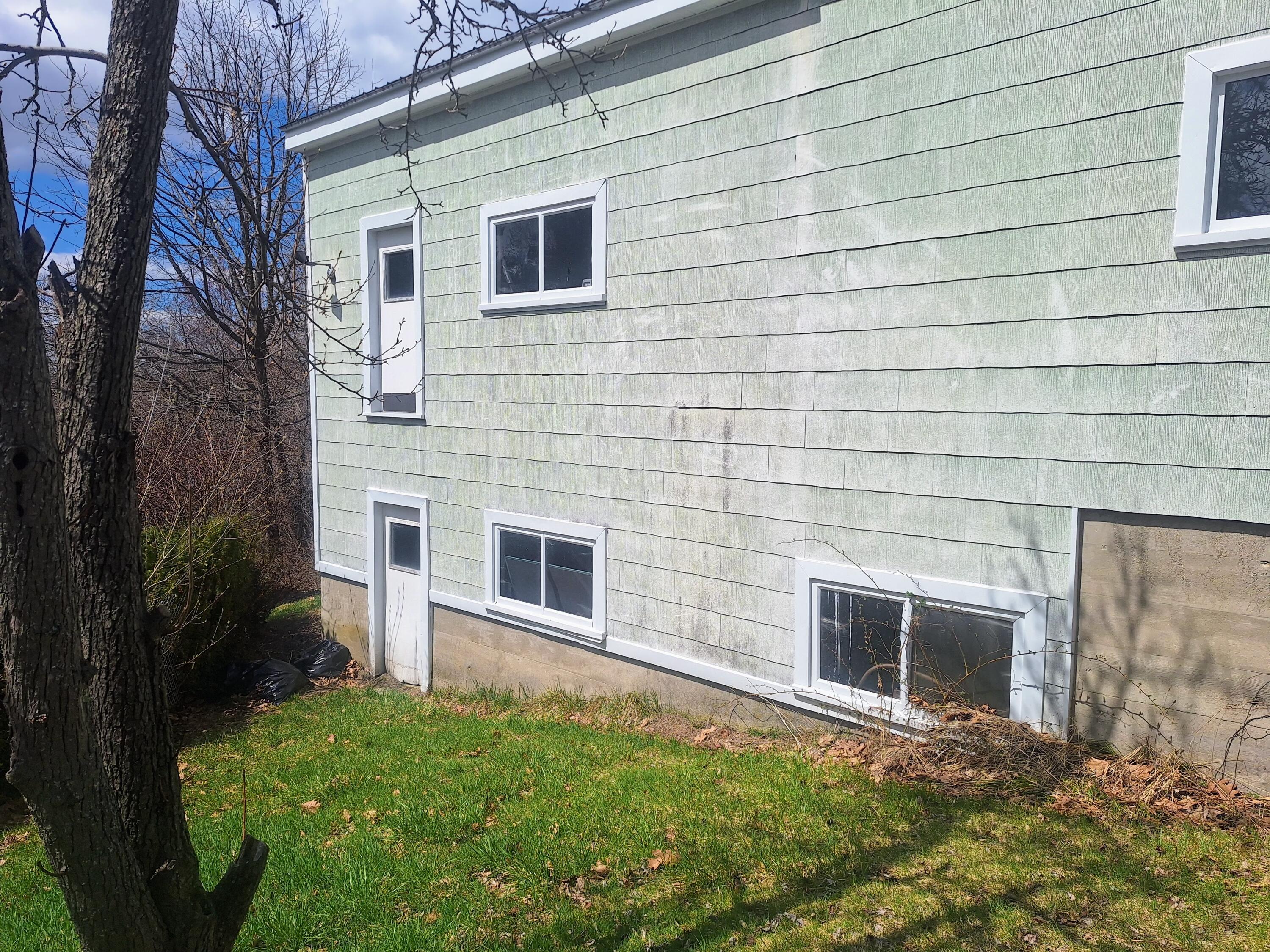 25 Eighth Street Auburn ME 04210
