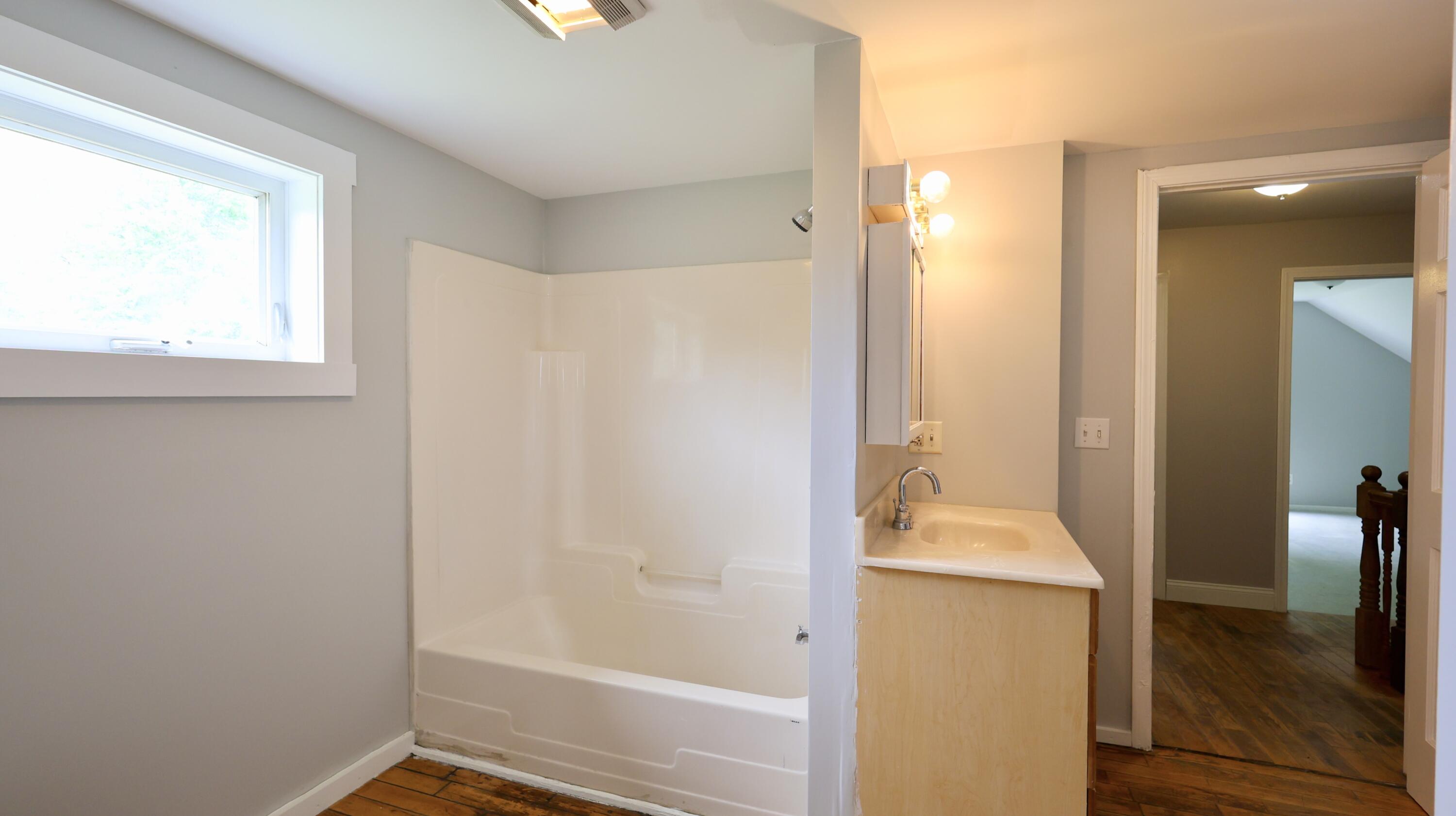 1146 Post Road Bowdoinham ME 04008