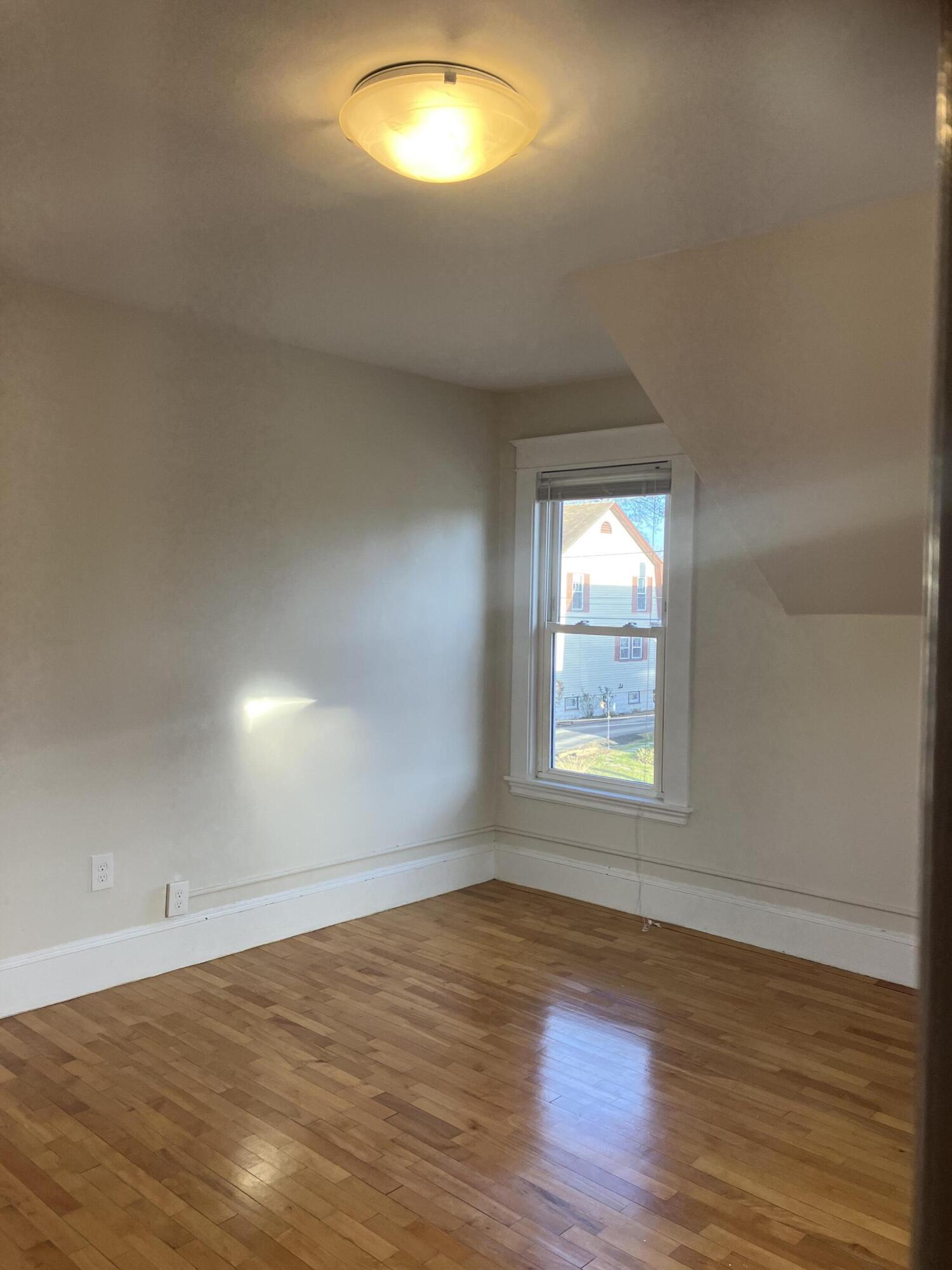 32 Hillis Street Portland ME 04103