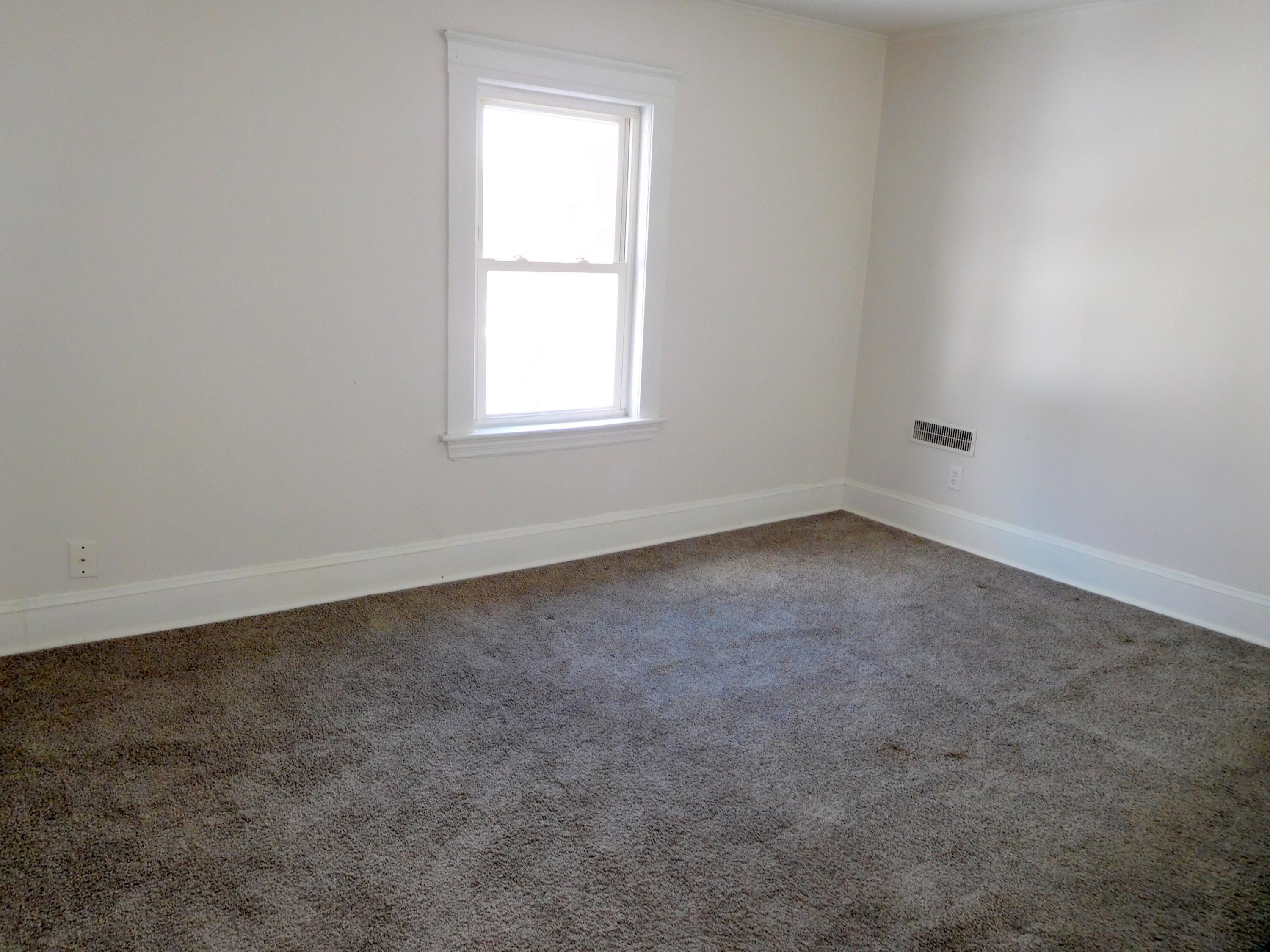 85 Androscoggin Avenue Lewiston ME 04240