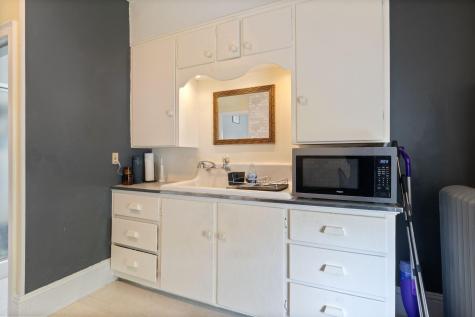 7 Porter Street Paris ME 04281
