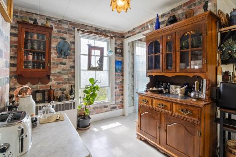 7 Porter Street Paris ME 04281