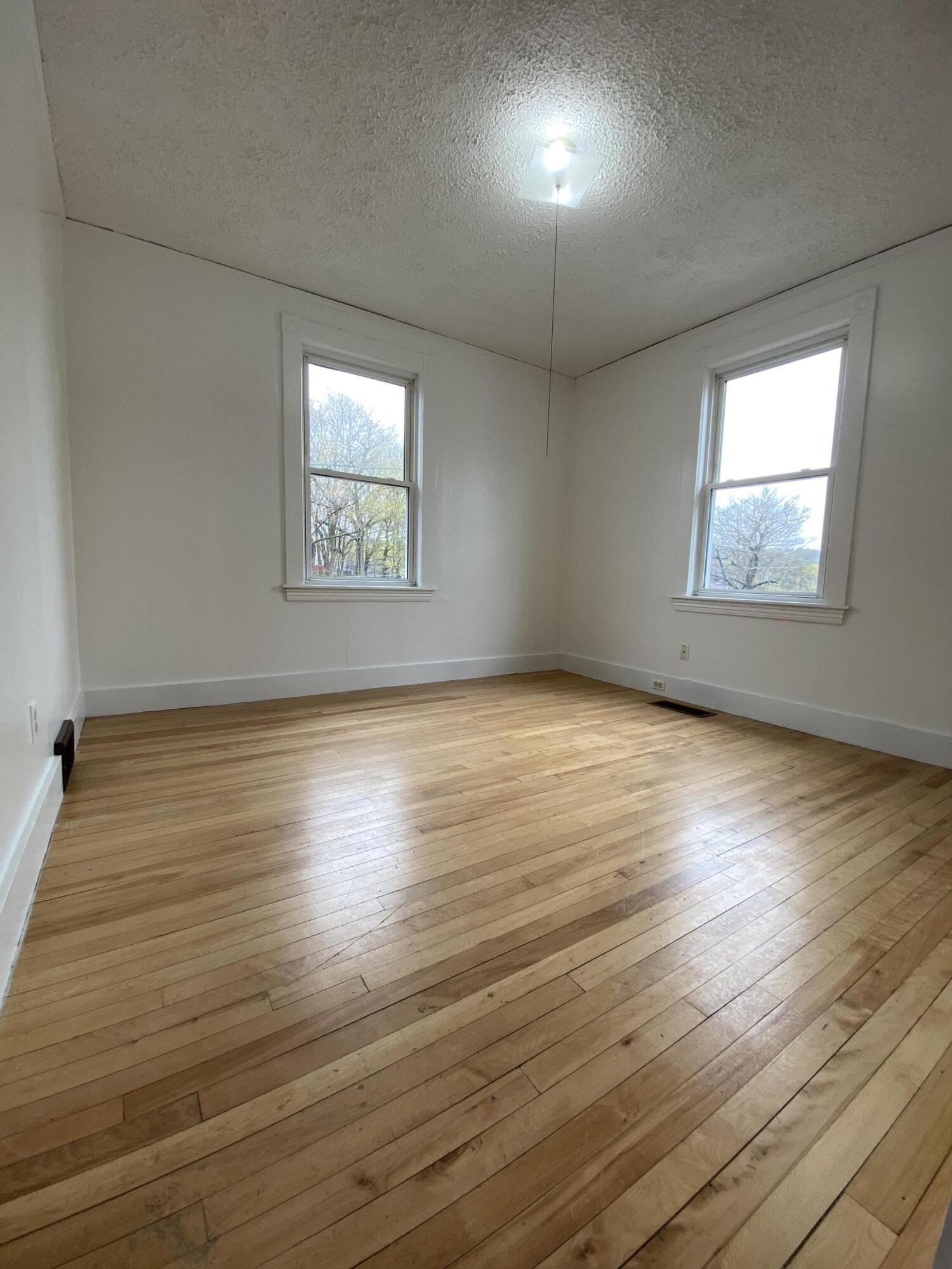 6 Fairmount Avenue Auburn ME 04210