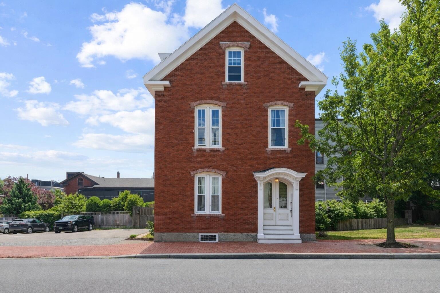 12 Smith Street Portland ME 04101