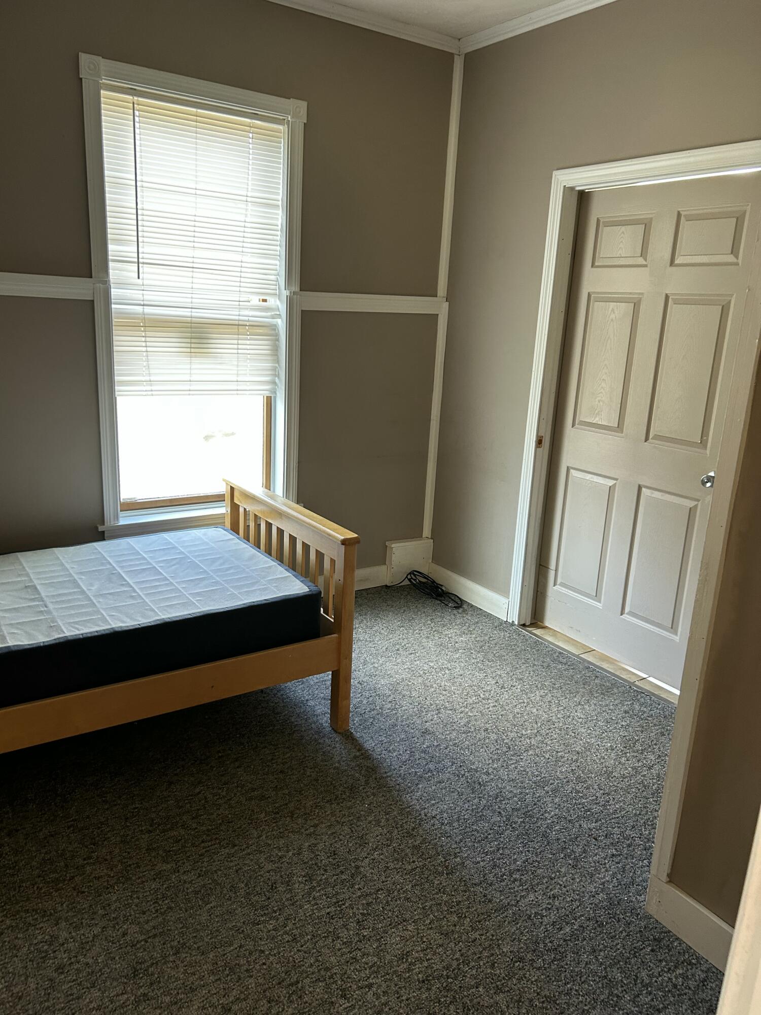 26 Clark Street Thomaston ME 04861