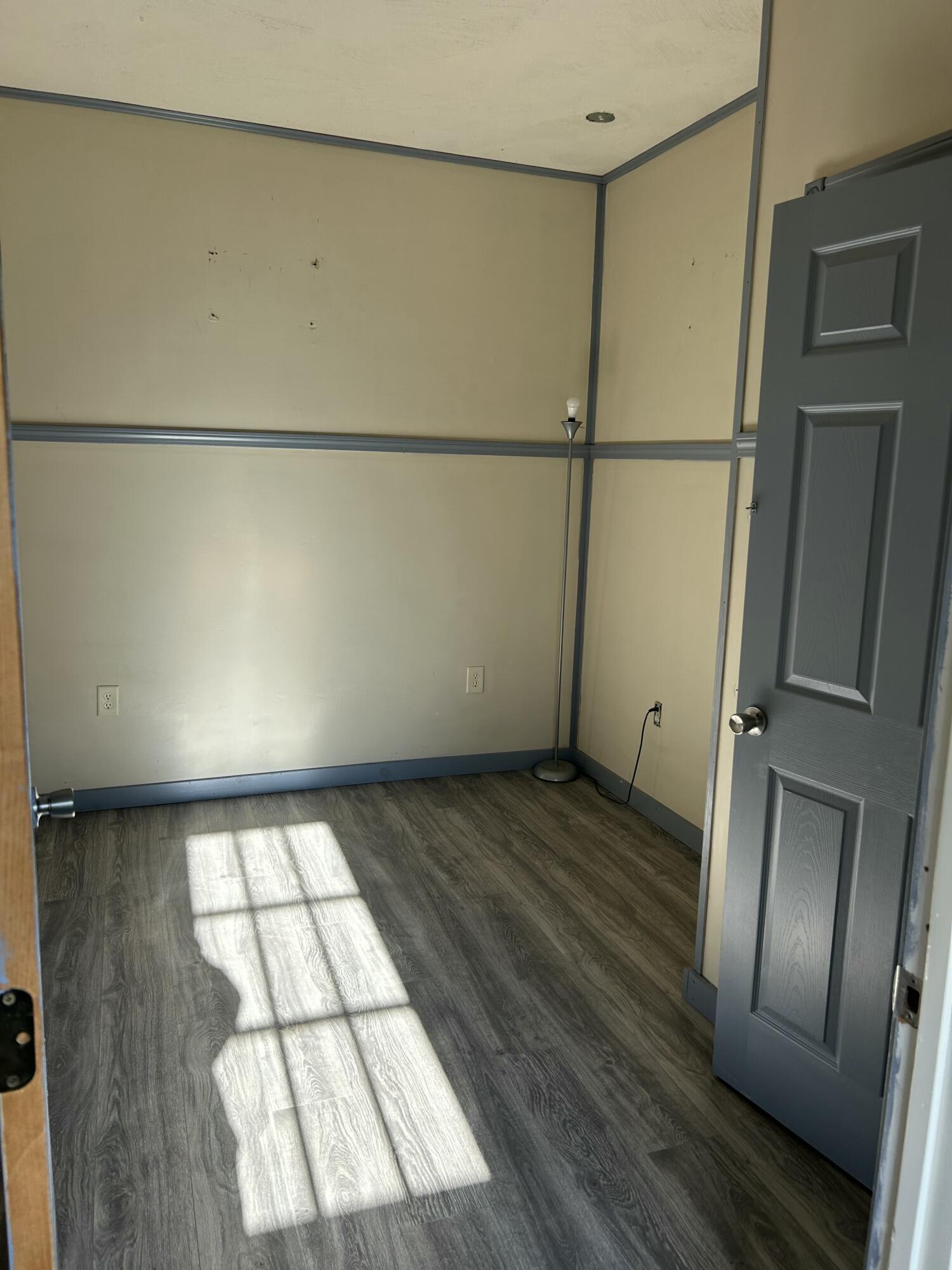 26 Clark Street Thomaston ME 04861