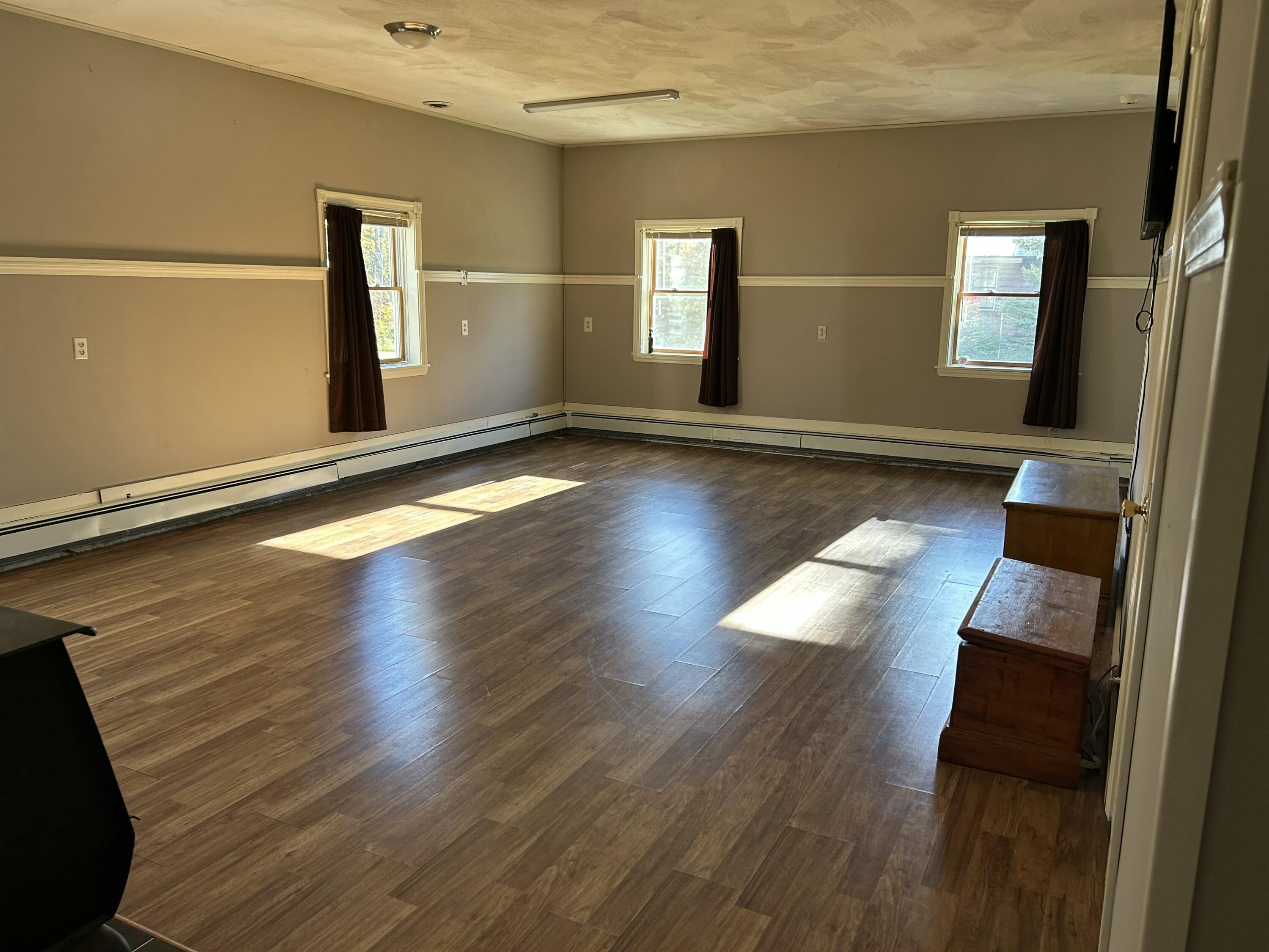 26 Clark Street Thomaston ME 04861