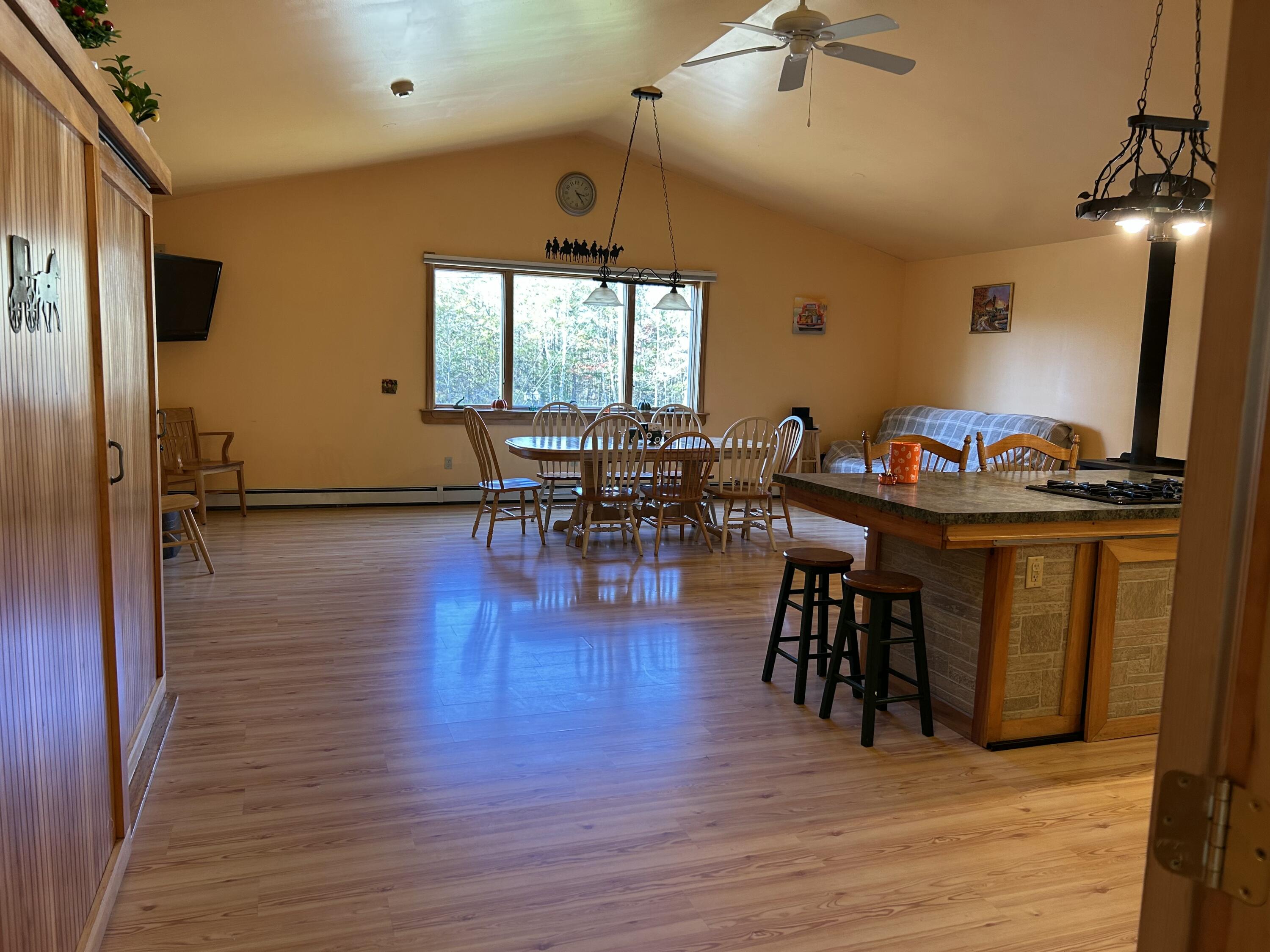 26 Clark Street Thomaston ME 04861