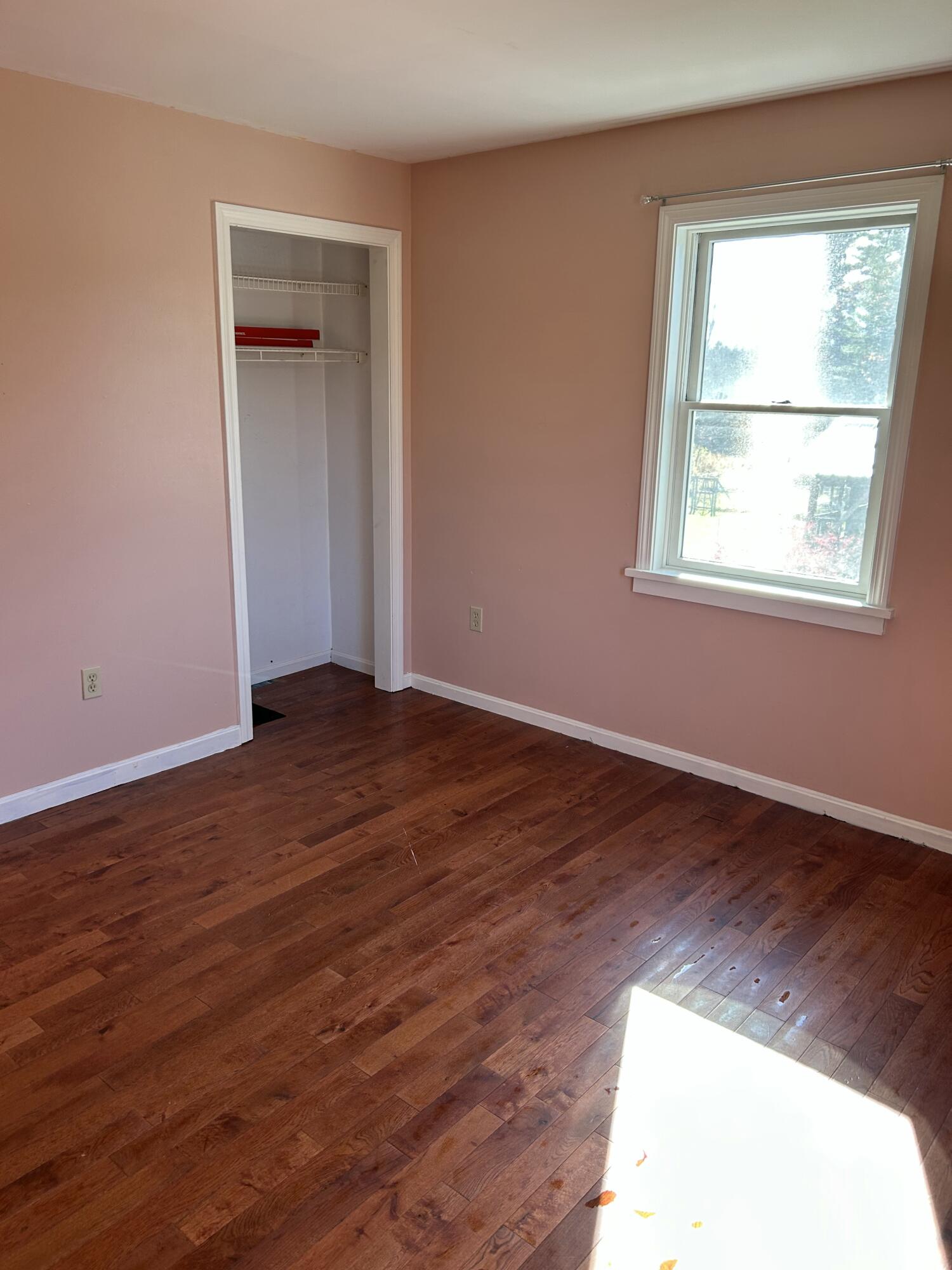 26 Clark Street Thomaston ME 04861