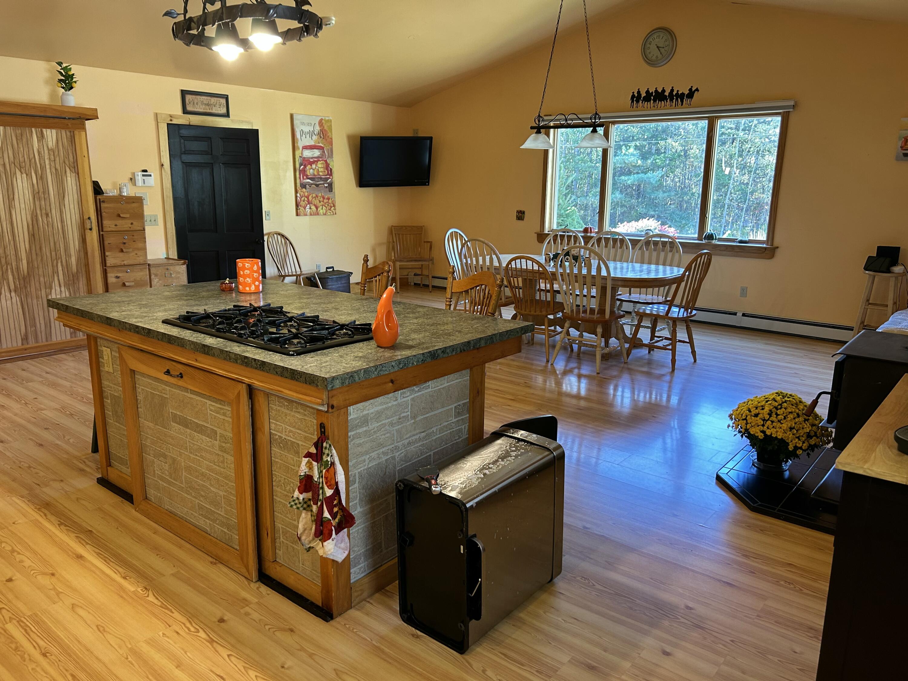 26 Clark Street Thomaston ME 04861