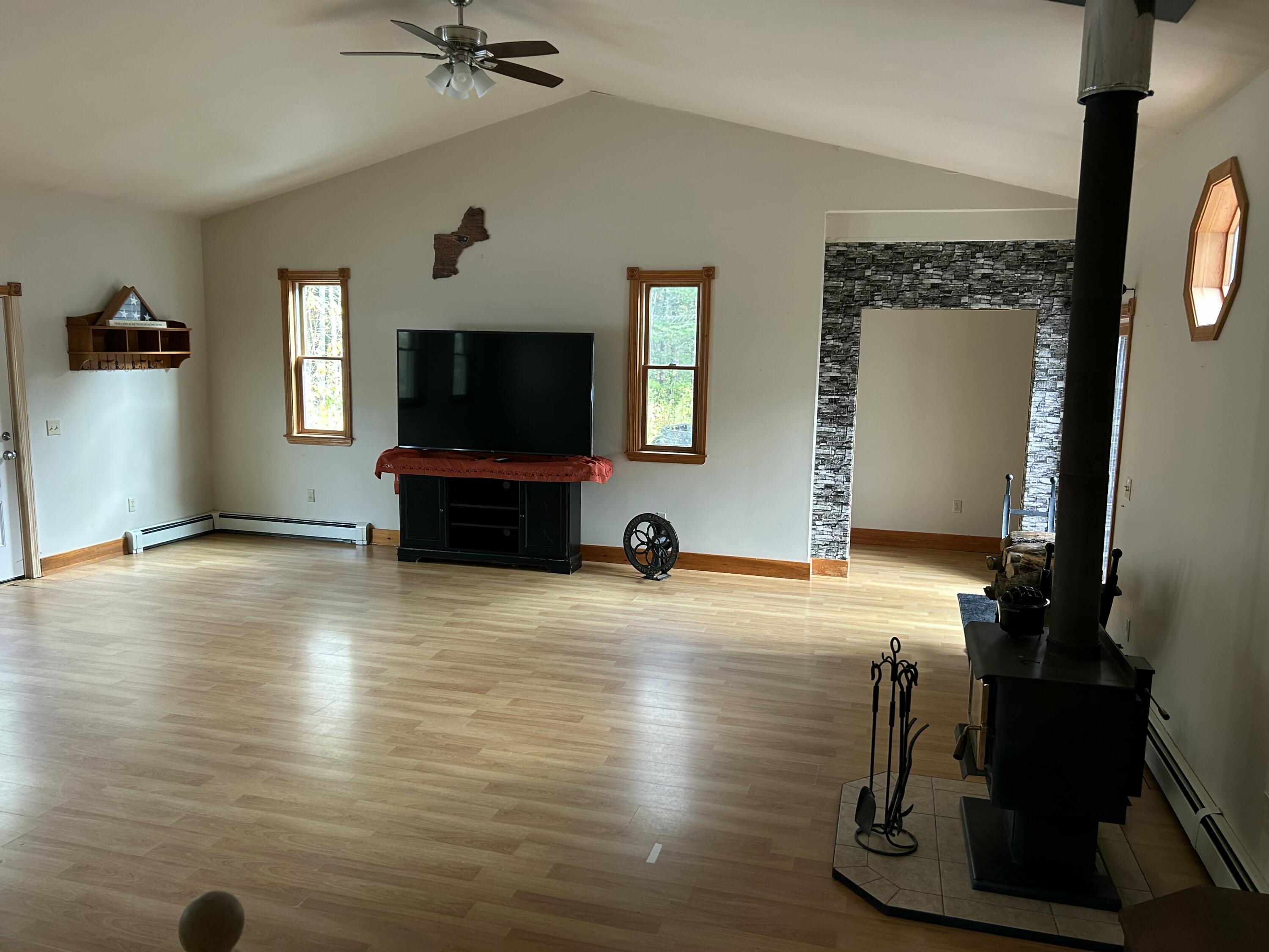 26 Clark Street Thomaston ME 04861