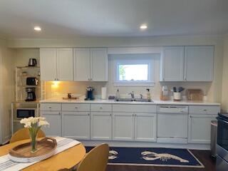 13 Mcmullen Avenue Tremont ME 04653