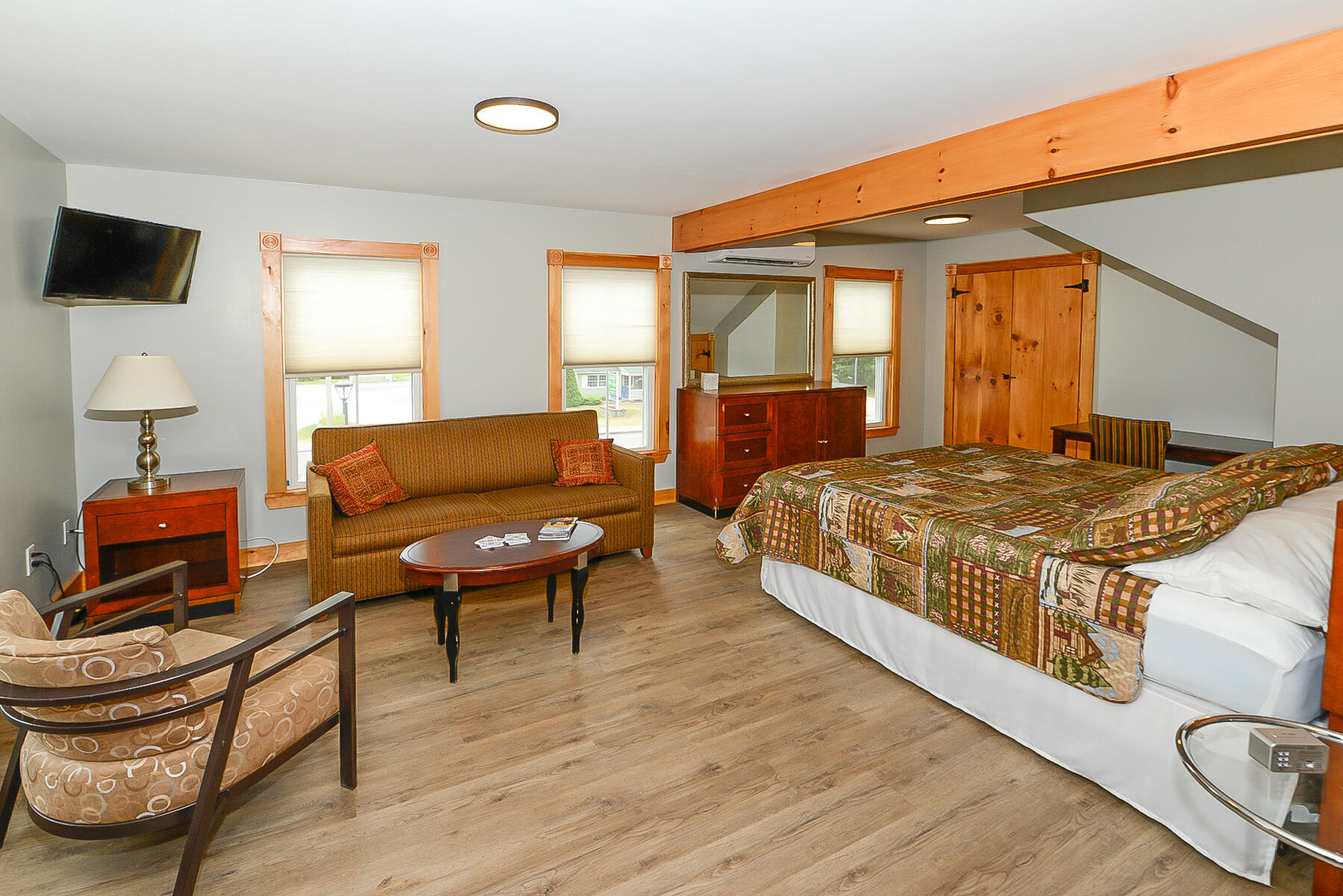 679 Roosevelt Trail Naples ME 04055