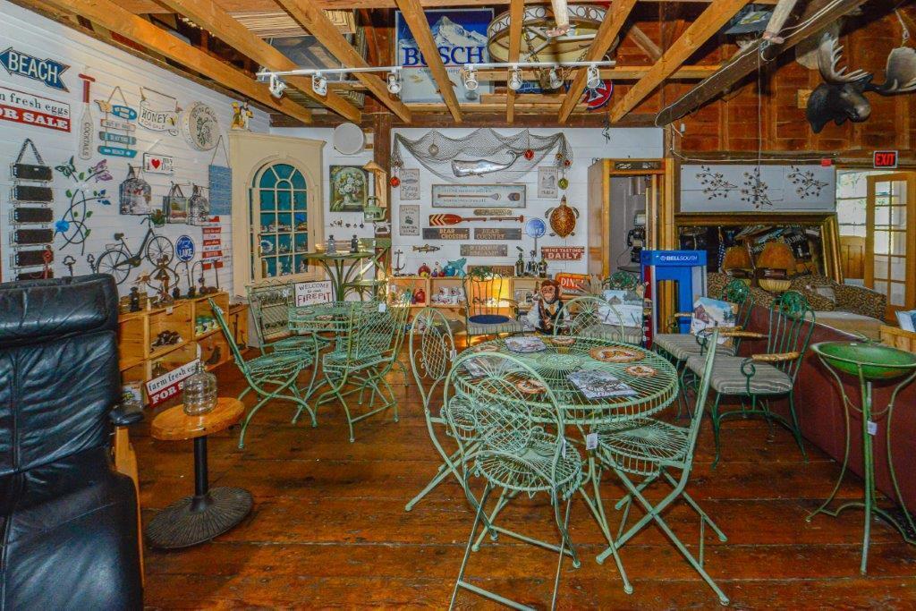 679 Roosevelt Trail Naples ME 04055