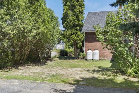 219 Oak Street Lewiston ME 04240
