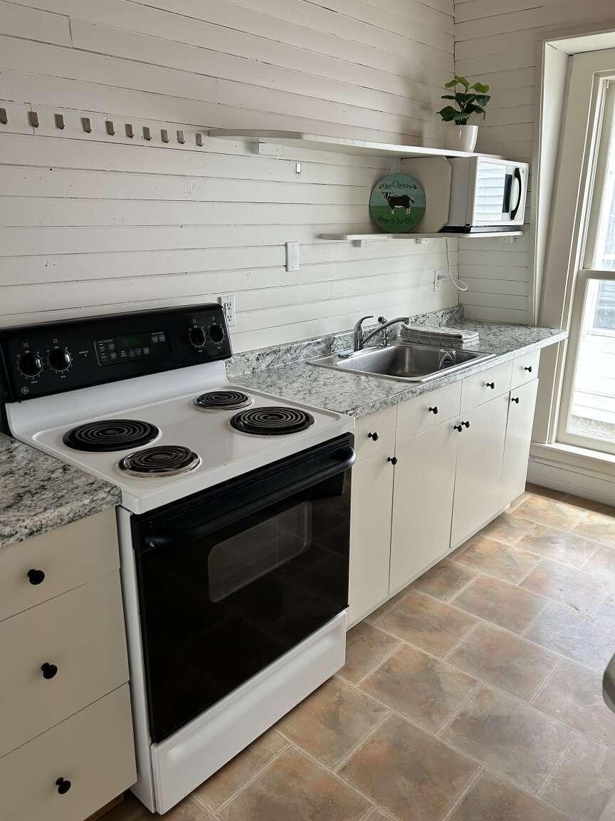 36 Main Street Stonington ME 04681
