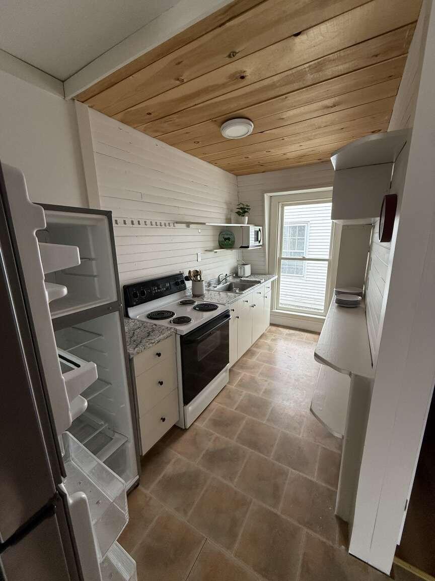 36 Main Street Stonington ME 04681