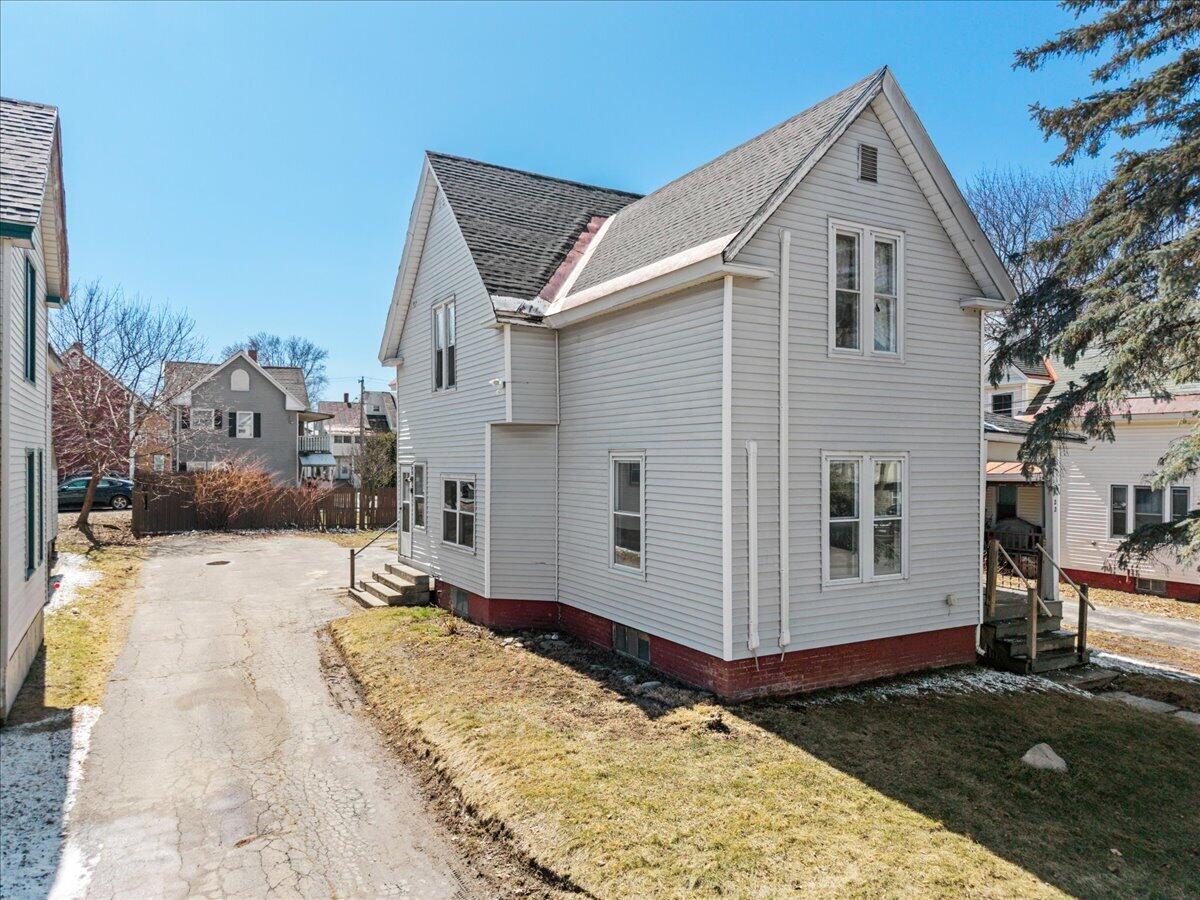 22 Ash Street Waterville ME 04901