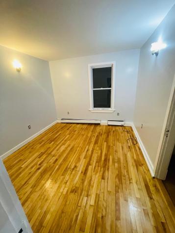 184 Bartlett Street Lewiston ME 04240